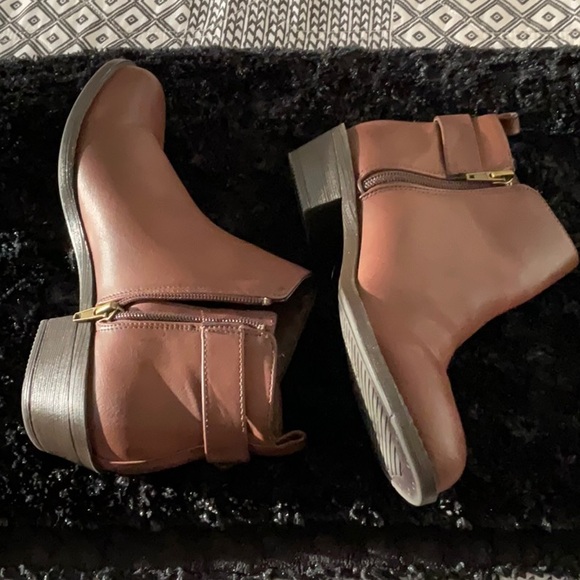 Short boots. Brown - Picture 3 of 6